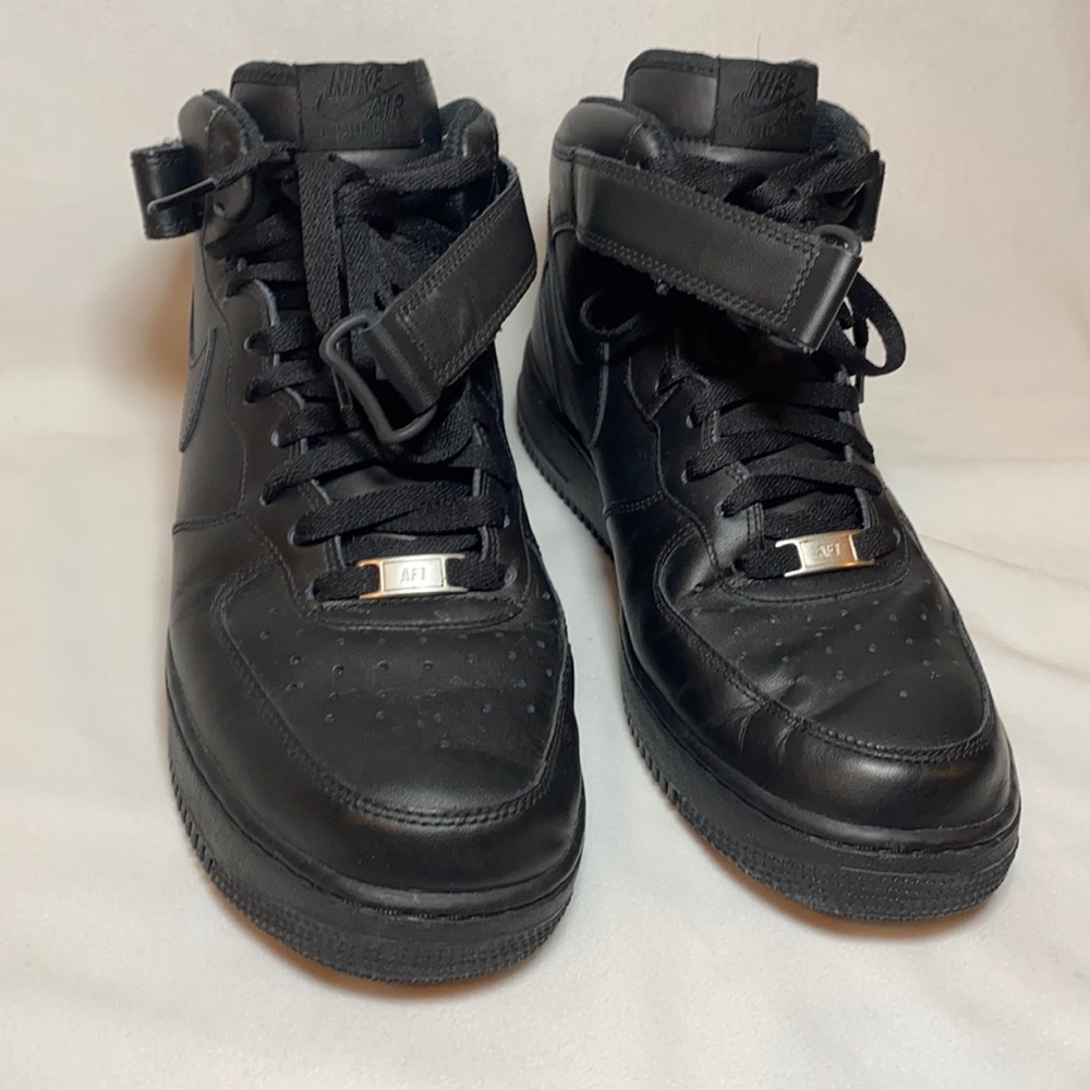 Nike men’s Air Force 1’s mid 07’ Sz10.5